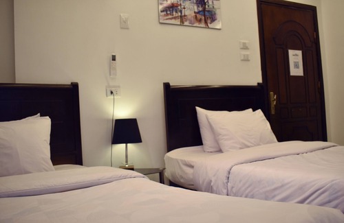 Kafrat al Jabal Hotel | Neat & Modern Studio 2Mins Pyramids - Royal desert inn