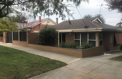 Bendigo House | Neat Retreat on Brougham