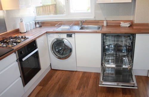 Marston Green House | ♥NEC & Birmingham Airport - Berwicks House, a stylish 3-bed house with garden