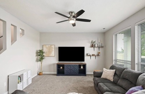 Eagle House | Need a monthly stay? Look no further!