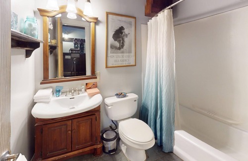 Mendon Ski Chalet | Need a pet-friendly rustic chalet to escape? Try Blue Ridge Chalet.