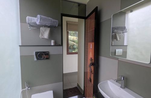 Irinjalakuda Hotel | Neelambari Ecotoursm