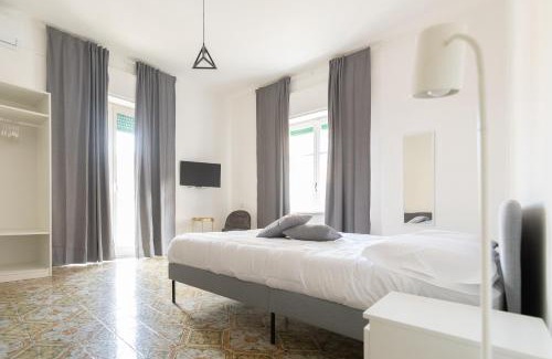 Naples Apartment | Nella's Carlo III Apartment