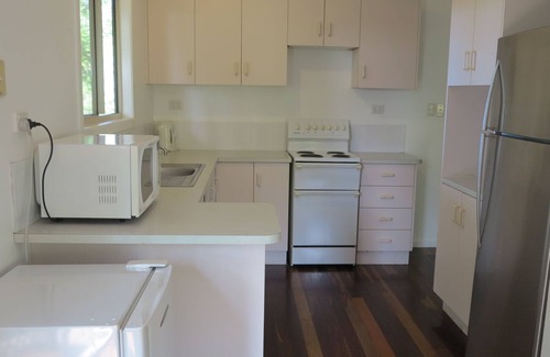 Nelly Bay House | Nelly Bay 47 - Leafy island oasis next to the National Park and 500m to the water's edge