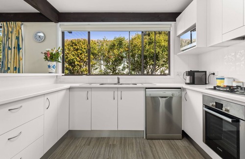 Vincentia Cottage | Nelson Beach Cottage by Experience Jervis Bay