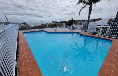 Nelson Bay Hotel | Nelson Towers Motel & Apartments