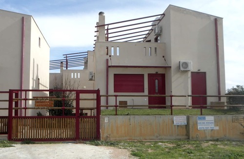 Spata-Artemida House | nemhouses near the airport of Athens and the sea