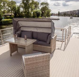 Schoeneweide Boat Rental | Nena Hausboot