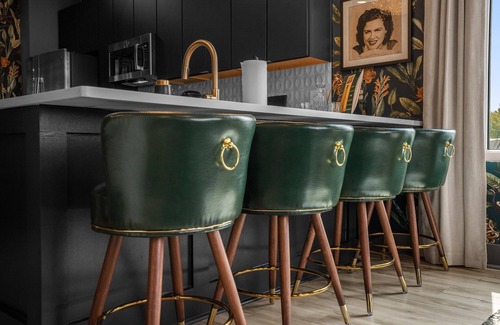 Nashville Apartment | Neo- Luxe Nashville Speakeasy that sleeps 6!