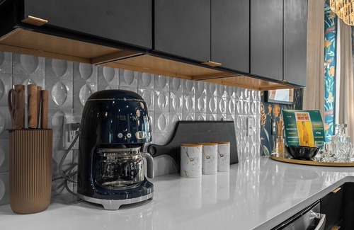 Nashville Apartment | Neo- Luxe Nashville Speakeasy that sleeps 6!