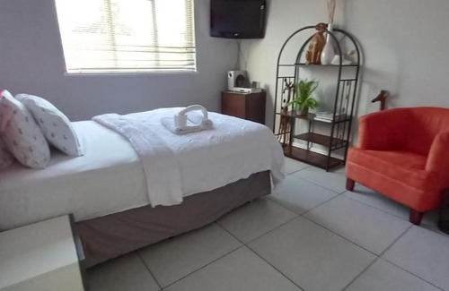 Goodwood House | Neo&ruks bnb guest houses