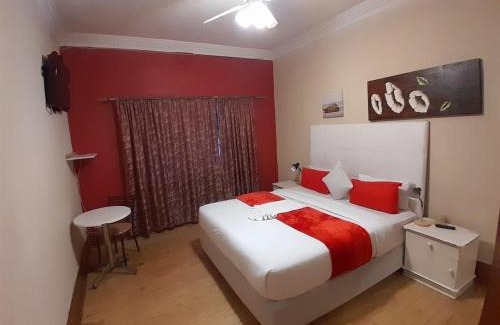 Goodwood Bed & Breakfast | Neo & Ruks excellent Rooms