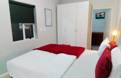 Eikenbosch Apartment | Neo & ruks guest houses Boston Belleville 4