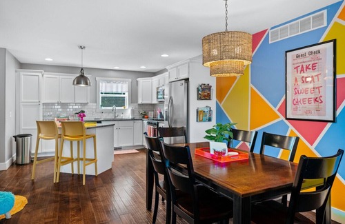 Traverse City House | Neon Nest 3BR Townhome Near Downtown Beach Wineries
