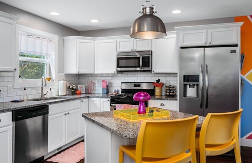 Traverse City House | Neon Nest 3BR Townhome Near Downtown Beach Wineries