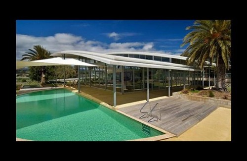 Rosebud Apartment | Nepean Country Club - Boneo1
