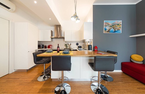Historic Center Apartment | Neptune Apartment with Private Garden in Bologna Center