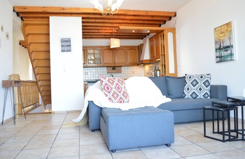 Mavrikiano House | Neptune Beach Apt !