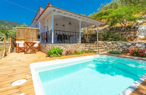 Votsi Villa | Neptune: Private Pool, Walk to Beach, A/C, WiFi