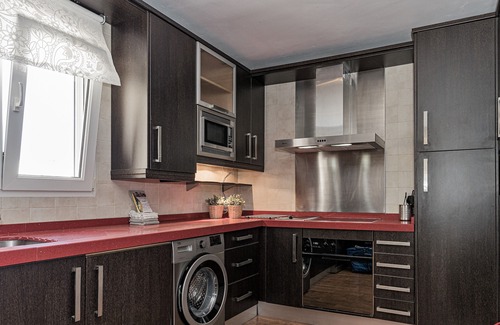 Nerja Apartment | Nerja centre - pool - Wifi - parking - air con - beach 250 mtr - 6 persons
