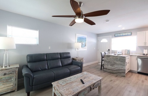 Siesta Key Cottage | Nest Cottage Across street from beach and Heated Pool