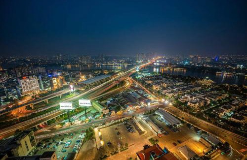 Hang Xanh Apartment | Nest365 - Vinhomes Central Park - Next to Landmark81