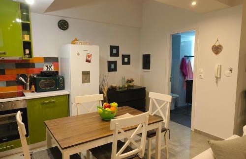 Nea Smirni Apartment | Nesta Home Athens, Cozy Private Apartment with SuperFast Wi-Fi
