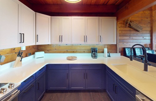 Snowshoe House | Nestle Up in this Cozy 4BR Stemwinder - sleeps 13! by RedAwning