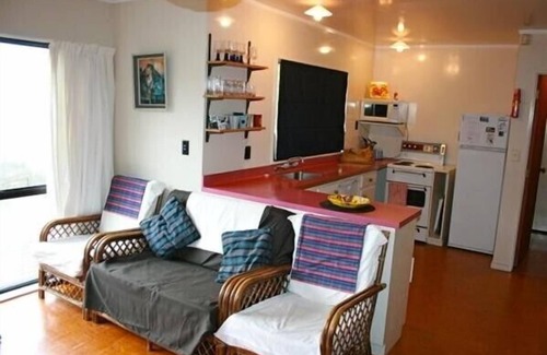 Pukawa Cottage | Nestled Atop the Lane - Pukawa Bay Holiday Home