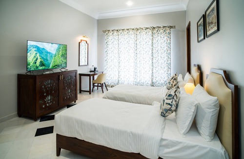 Shavri Colony Bed & Breakfast | Nestled in outskirts 20 minutes of drive from City palace.