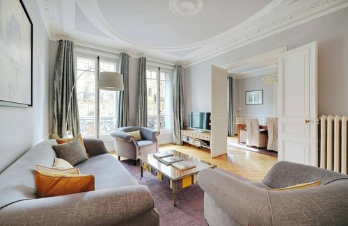 Sorbonne Apartment | NESTLED IN THE HISTORIC LATIN QUARTER,JUST STEPS FROM THE SEINE RIVER&NOTRE-DAME