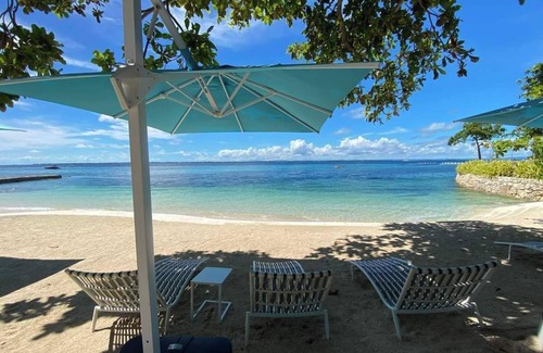 Maribago Apartment | Nestled inside a quiet seaside resort complex in Mactan Cebu.