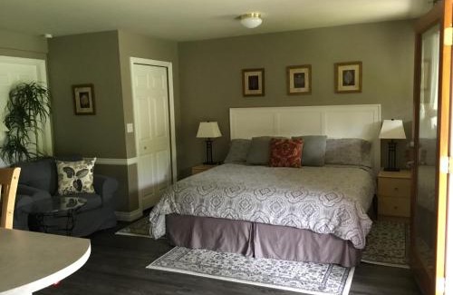 Halfmoon Bay Bed & Breakfast | Nestledown B&B