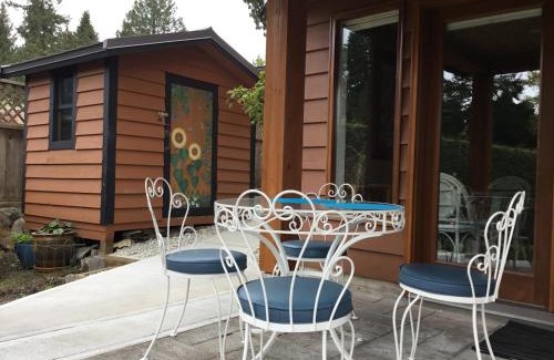 Halfmoon Bay Bed & Breakfast | Nestledown B&B