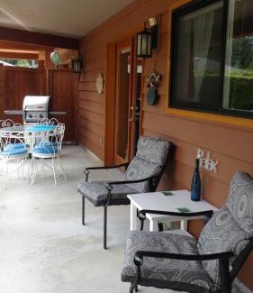 Halfmoon Bay Bed & Breakfast | Nestledown B&B