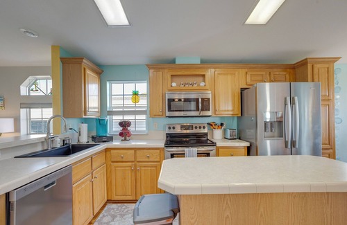 Nettles Island House | Nettles Island Jensen Beach Home: Walk to Ocean!
