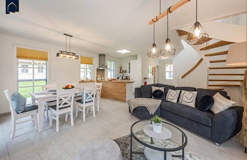 Zirchow House | Neu Errichtetes Ferienhaus in Ruhiger Wohngegend mit Parkplatz, Sauna und Wlan
