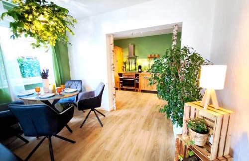 Katzweiler Apartment | Neue Pfälzerwald Fewo mit Garten am Fluss