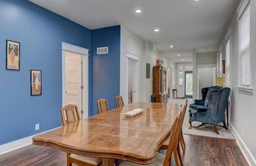 Downtown Omaha Villa | New 1890 Craftsman Home 5BR 4BA