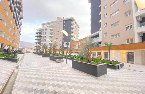Bijeli do Apartment | New 1BDR flat w partial sea view