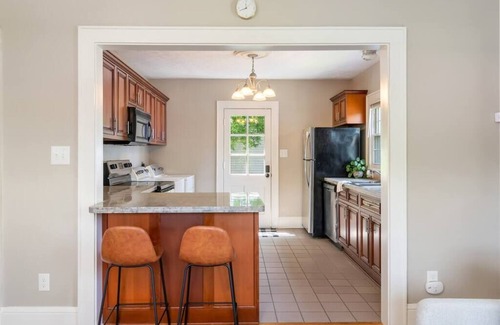 Knoxville House | NEW 2-Bedroom|5 Mins to Downtown