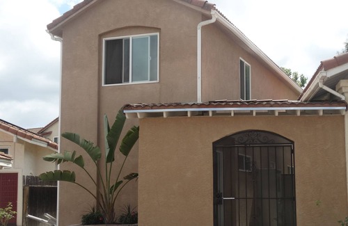 Mira Mesa House | New 2-bedroom detached house with full Kitchen WiFi, AC Laundry, Courtyard
