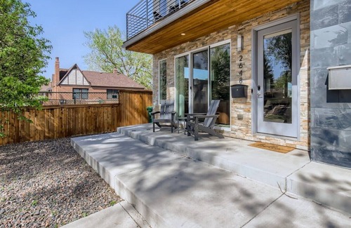 Sloan Lake House | ✰NEW ✰ 3500ft² Luxury✰ Central✰ Game Room✰ Rooftop