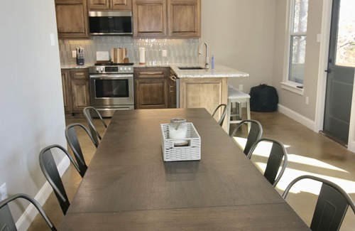 Fairfield Bay Cabin | New 4 Bdrm Cabin w/Lakeview, Sleeps 12 comfortably, 1/2 Mile to the Marina!