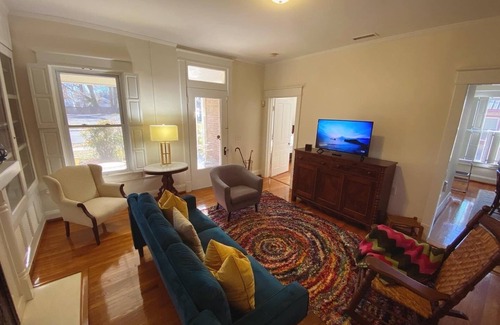 Murfreesboro House | NEW 4 bed/4.5 Bath Historic Home in the Boro-Walking Distance to the Square