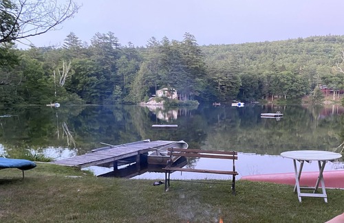 Ludlow House | New 4 Bedroom Lakefront House on Lake Pauline sleeps 8 -10 people