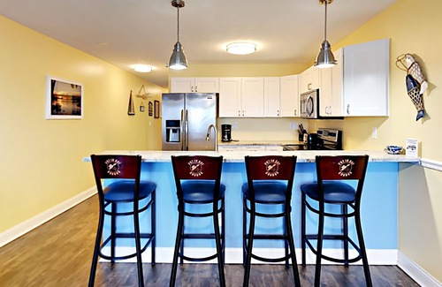 Put-in-Bay Condo | New - 4 BR Put-in-bay Waterfront Condo-All the Comforts of Home- 10 ppl -C211
