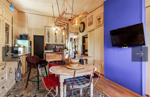 Robion House | new 4 pers enchantment Provencal new house luxury garden enclosed jacuzzi
