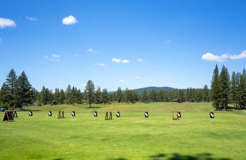 Truckee House | NEW 4BD Residence in the Signature Home Collection at Old Grenwood!