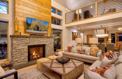 Truckee House | NEW 4BD Residence in the Signature Home Collection at Old Greenwood!